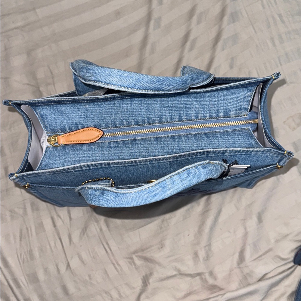 Coach Denim Cargo Medium Tote Sold Out - Picture 10 of 14
